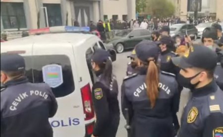 7 may mitingi polis tərəfindən dağıdıldı