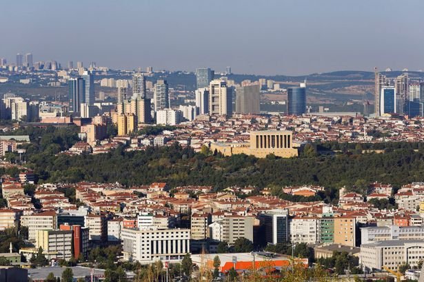 Türkiyədə bir gündə 300-dən çox insan koronadan öldü