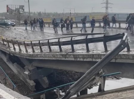 Rusiya ordusunun hücümü zamanı dağıdılan körpü