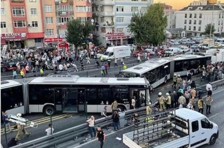 İstanbulda metrobus qəzası baş verib