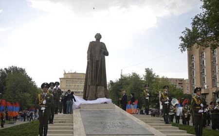 Ermənistanda İran əleyhinə şüarlar yayılır