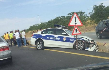 Abşeronda yol polisi avtomobili qəzaya uğrayıb