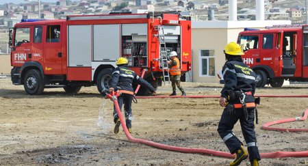  Biləsuvarda üç otaqlı ev yanıb