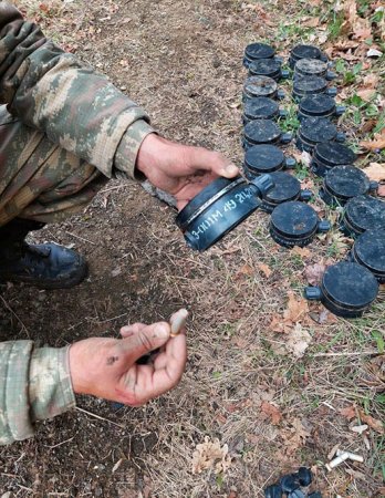 Hərbçilərimiz Ermənistanda istehsalı minaya düşüb