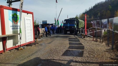 Rusiya sülhməramlılarının Laçın yolu ilə hərəkəti müvəqqəti dayandırıldı