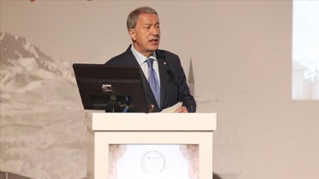 Hulusi Akar: "Türkiyə 10 gündə 50 terrorçu zərərsizləşdirib"