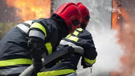 Bakıda beş otaqlı ev yanıb