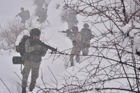 PKK terrorçuları Türk Silahlı Qüvvələrinin bazasına hücum edib. Şəhidlər var